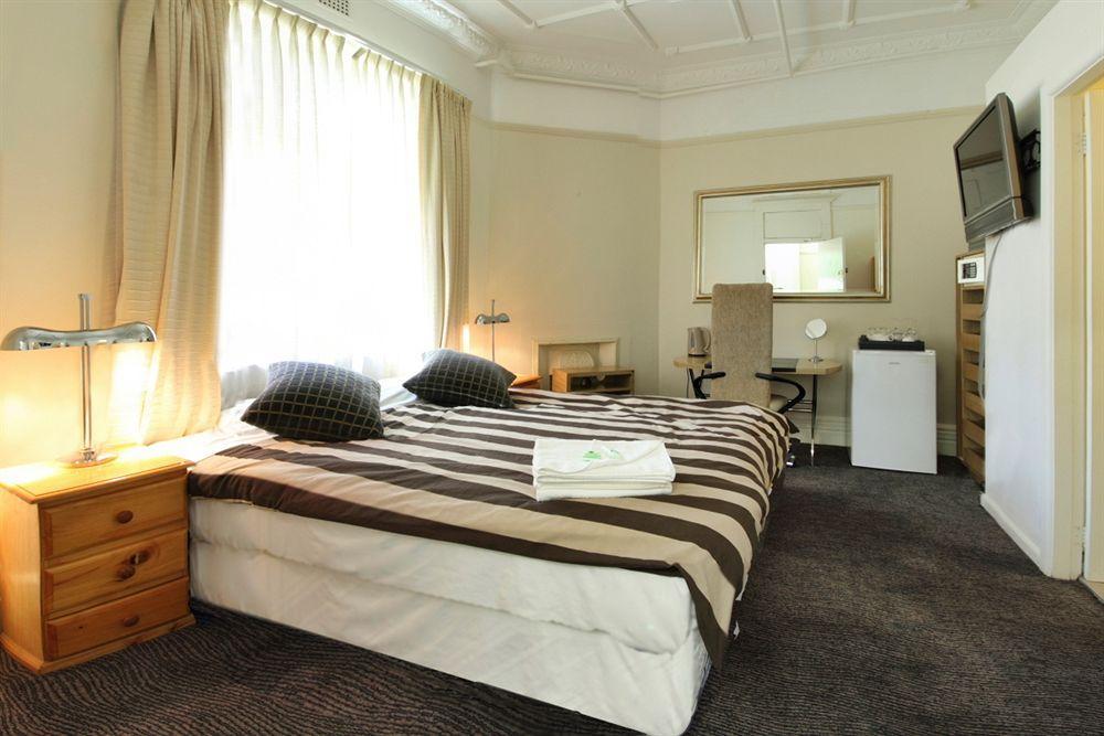 นูทรอล เบย์ ล็อดจ์ Hotel ซิดนีย์ ภายนอก รูปภาพ