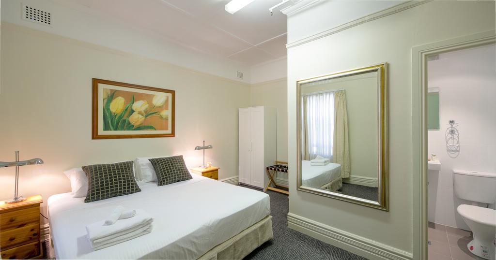 นูทรอล เบย์ ล็อดจ์ Hotel ซิดนีย์ ภายนอก รูปภาพ