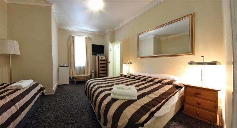 นูทรอล เบย์ ล็อดจ์ Hotel ซิดนีย์ ภายนอก รูปภาพ