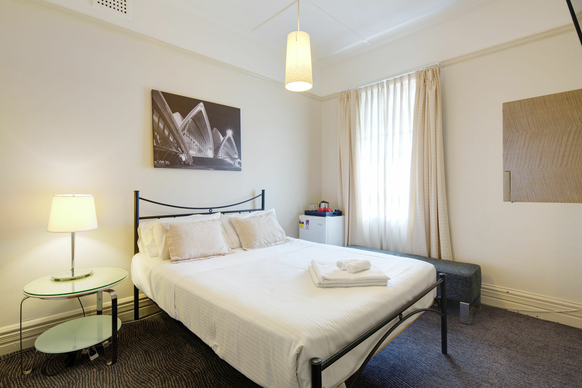 นูทรอล เบย์ ล็อดจ์ Hotel ซิดนีย์ ภายนอก รูปภาพ